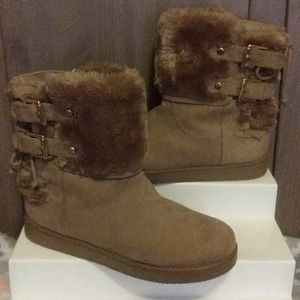 Guess boots